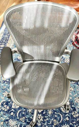 Herman miller aeron chair - miller,