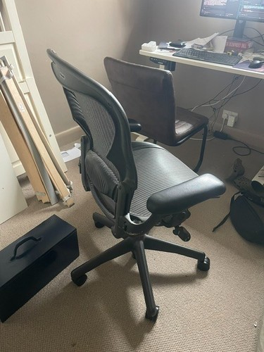 Herman miller aeron classic - miller,