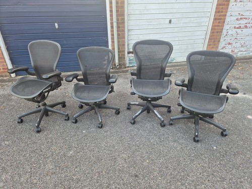 Herman miller aeron size - x, b