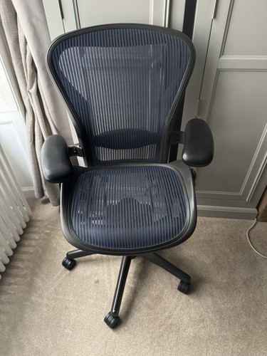 Herman miller aeron size - size, b