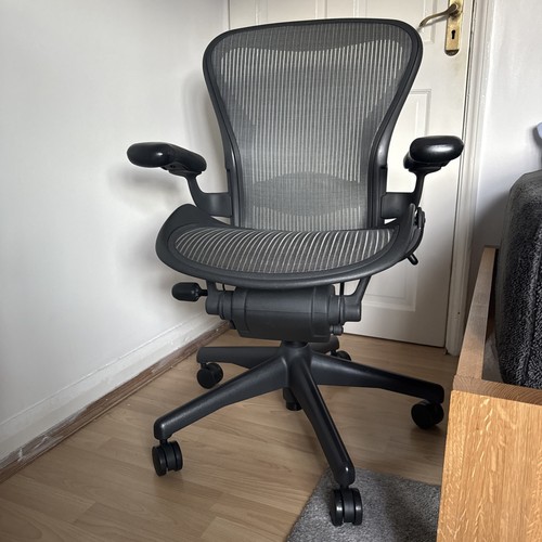 Herman miller aeron chair - herman,