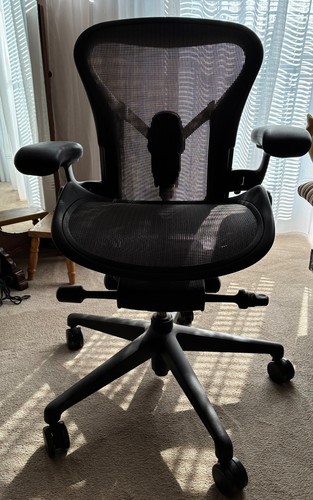 Herman miller aeron chair size - miller,