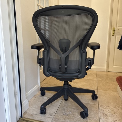 Herman miller aeron chair - chair, size