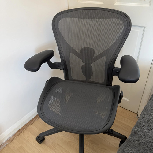 Herman miller aeron chair size - chair,