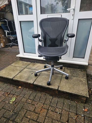 Herman miller aeron posturefit - miller,