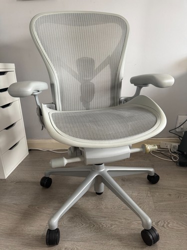 Herman miller aeron - herman, office