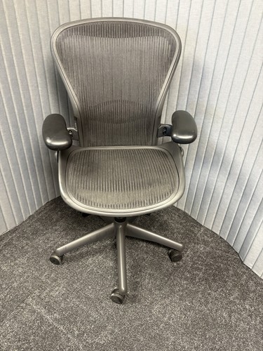 Herman miller aeron - miller, size