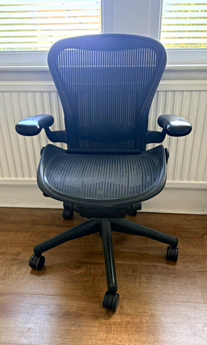 Herman miller aeron - miller, size