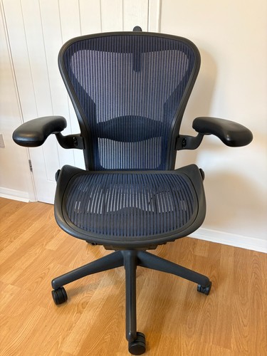 Herman miller aeron - miller,