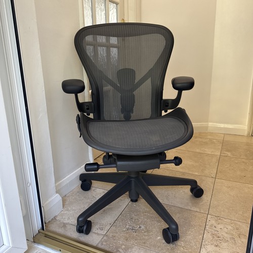 Herman miller aeron chair - herman, size