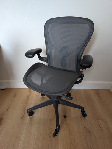 Herman miller aeron - herman, size