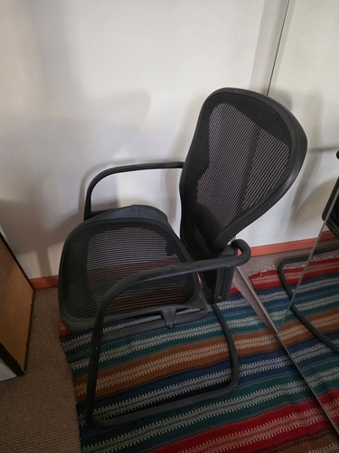 Herman miller aeron black - aeron, sled