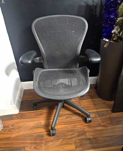 Herman miller aeron chair - herman,