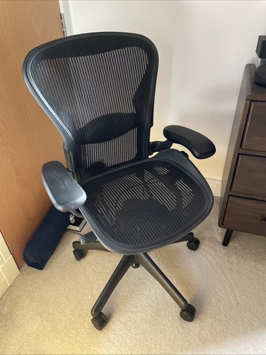 Herman miller aeron chair size - miller,