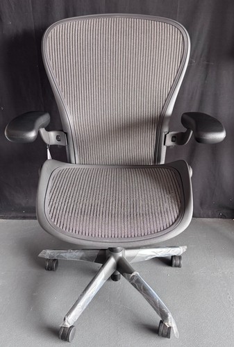 Herman miller aeron - herman, size