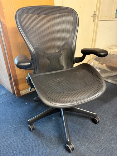 Herman miller aeron graphite - miller,