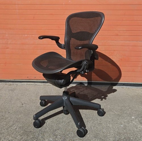 Genuine herman miller aeron - miller,