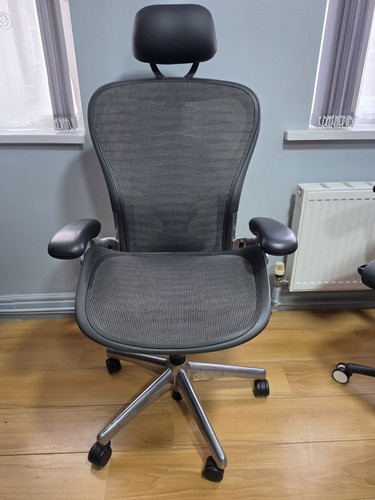 Herman miller aeron - miller, size