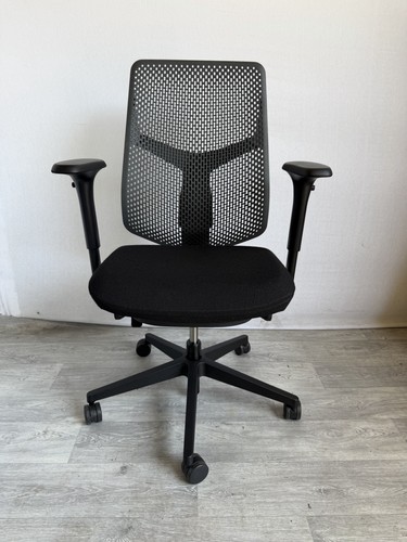 Herman miller verus triflex - herman,