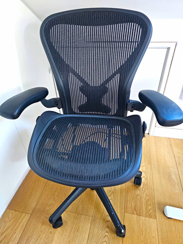 Herman miller aeron black - miller, b